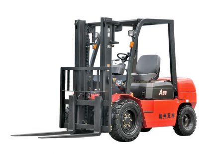 內(nèi)然平衡重式叉車(chē)